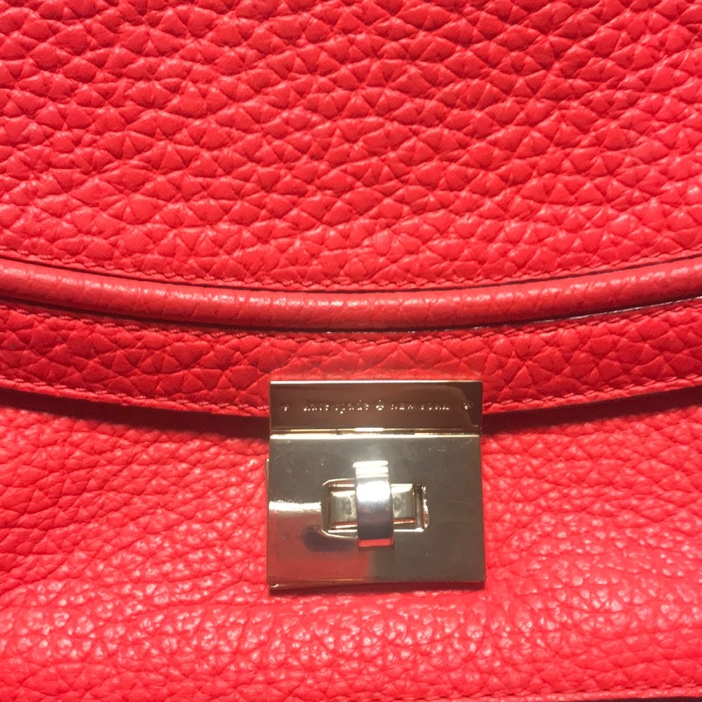 Kate Spade crossbody. Looks like new - Picture 2 of 3